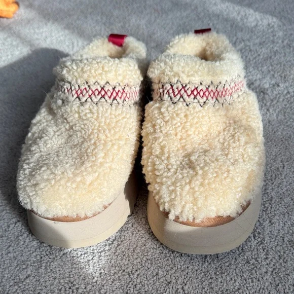 UGG Sherpa Braided Platform Tazz Slippers NEVER WORN - Picture 3 of 6